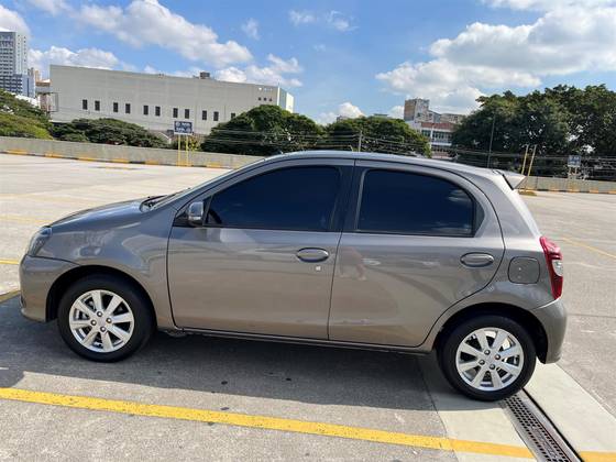 TOYOTA ETIOS 1.5 X PLUS 16V FLEX 4P MANUAL TOYOTA ETIOS 1.5 X PLUS 16V FLEX 4P MANUAL